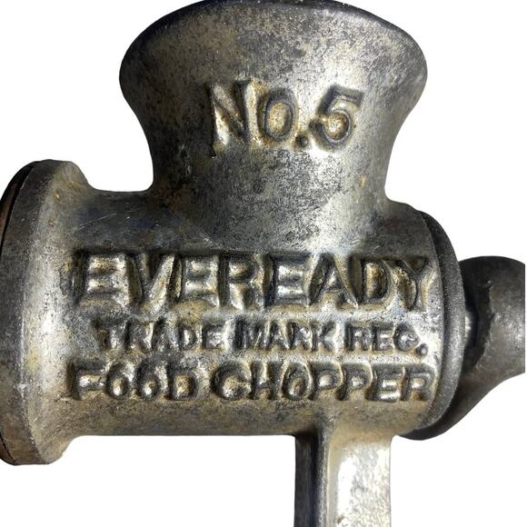 Antique Eveready No.5 Food Chopper/Grinder w/Wood Handle & 1 blade All Original - Picture 7 of 8
